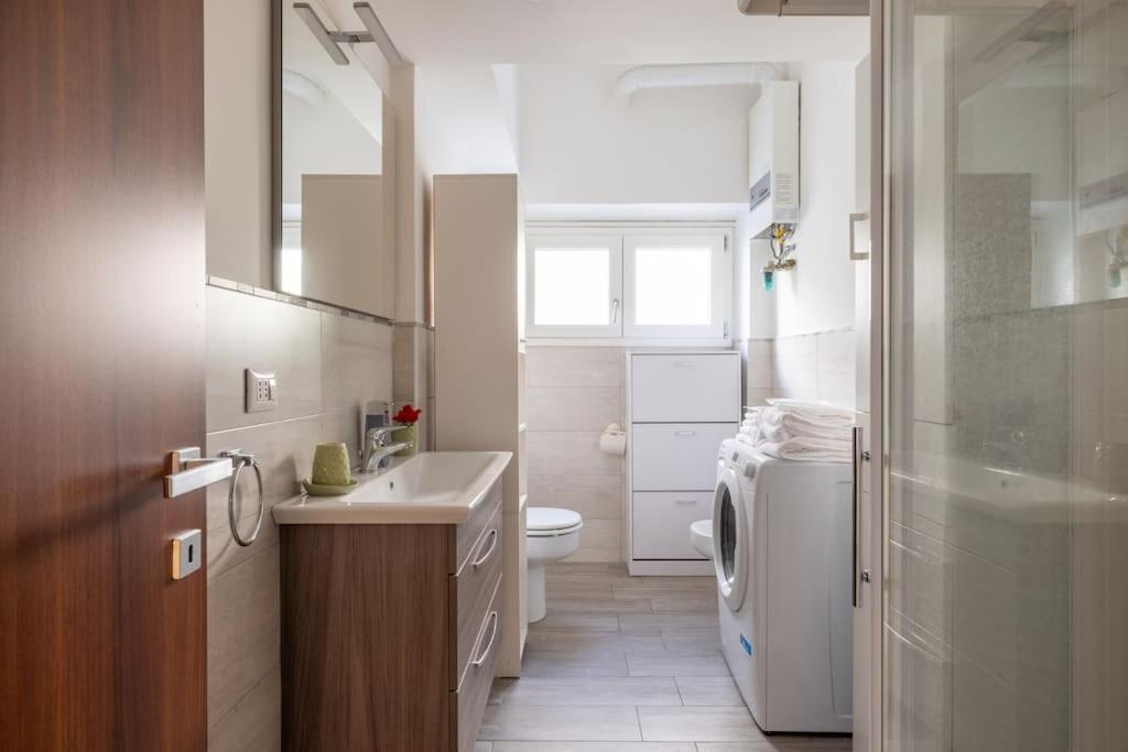 La Casa Dei Balocchi - 200 M Dalla Metro Bologna Apartamento *